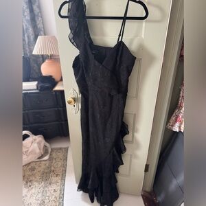 Lulus black one shoulder gown